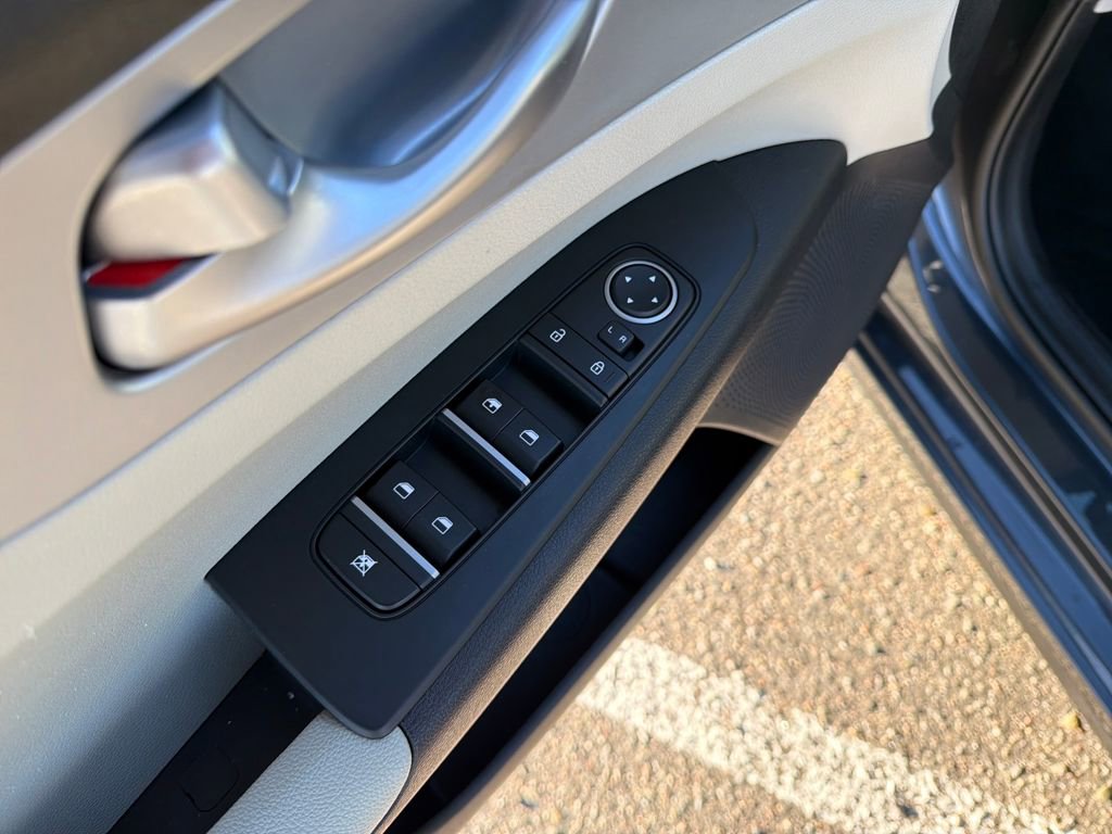 Used 2023 Kia Forte LXS image 13