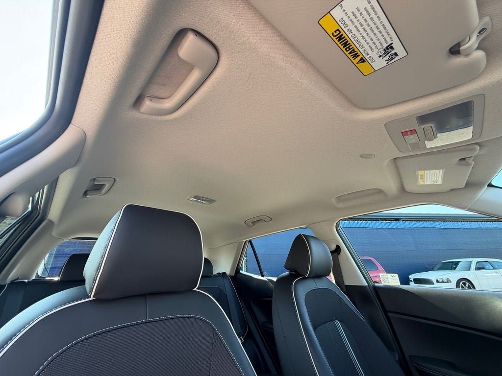 Certified 2025 Hyundai Venue Limited FWD image 27