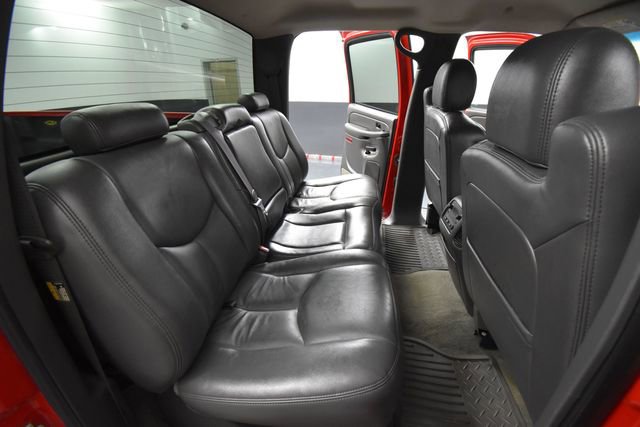 Used 2005 GMC Sierra 2500 SLT w/ Heavy-Duty Power Package image 40