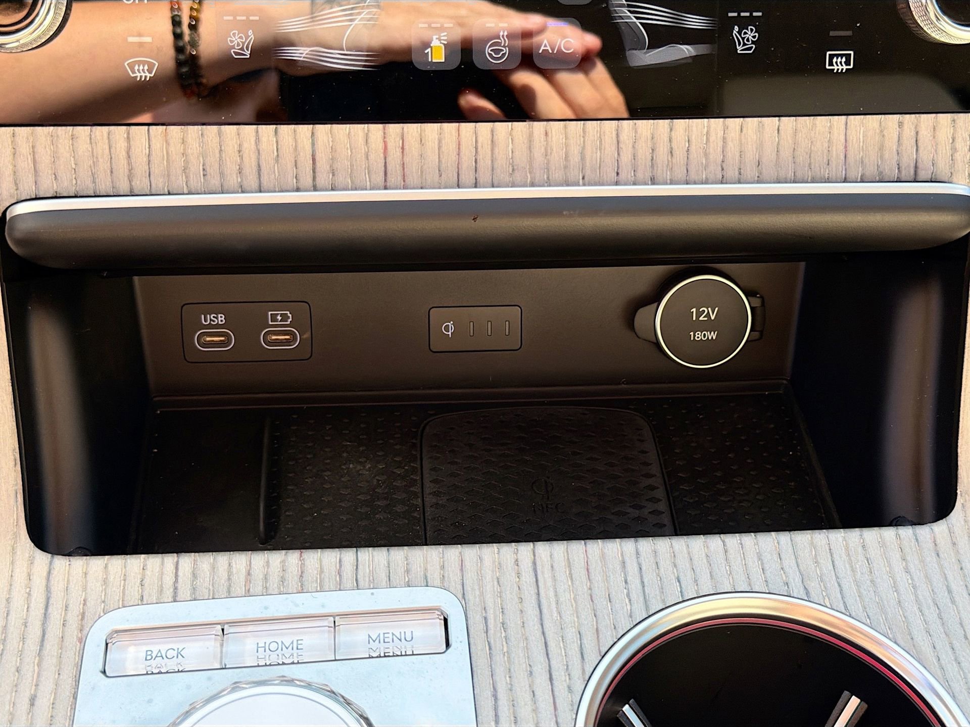 Used 2025 Genesis GV80 3.5T Prestige image 33