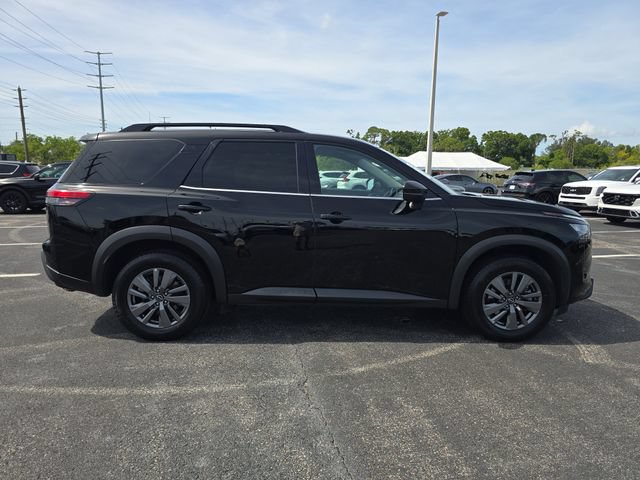 Certified 2024 Nissan Pathfinder SV AWD/4WD image 2