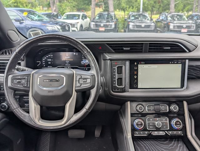 Used 2022 GMC Yukon XL Denali w/ Denali Premium Package AWD/4WD image 18