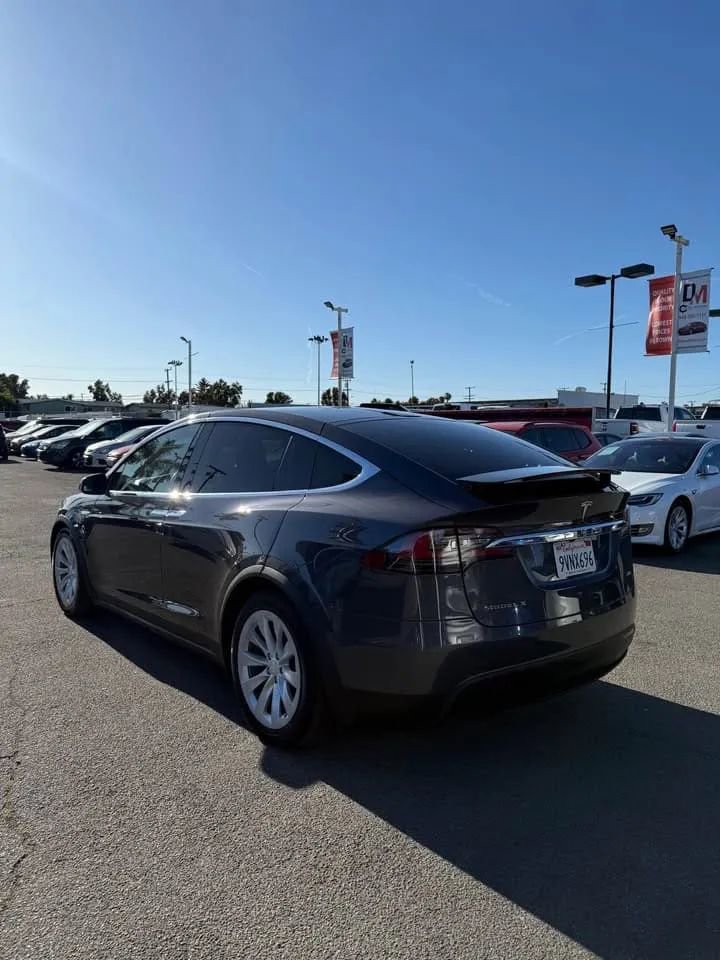 Used 2016 Tesla Model X 90D AWD/4WD image 4