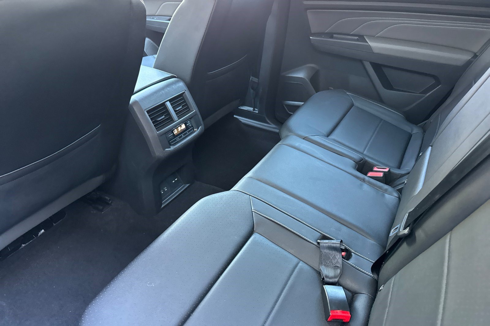 Used 2023 Volkswagen Atlas SE AWD/4WD image 29