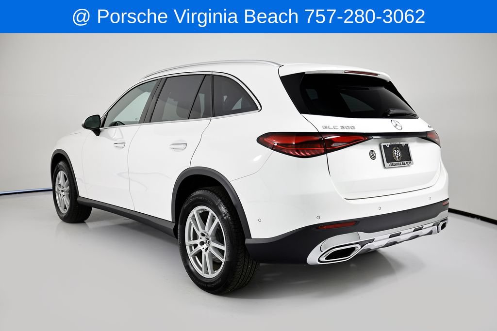 Used 2025 Mercedes-Benz GLC 300 4MATIC image 3
