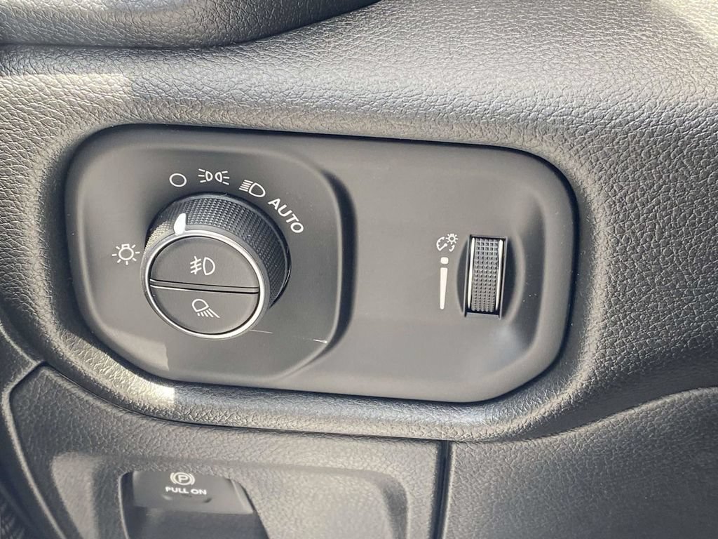 New 2026 RAM 1500 Express AWD/4WD image 55