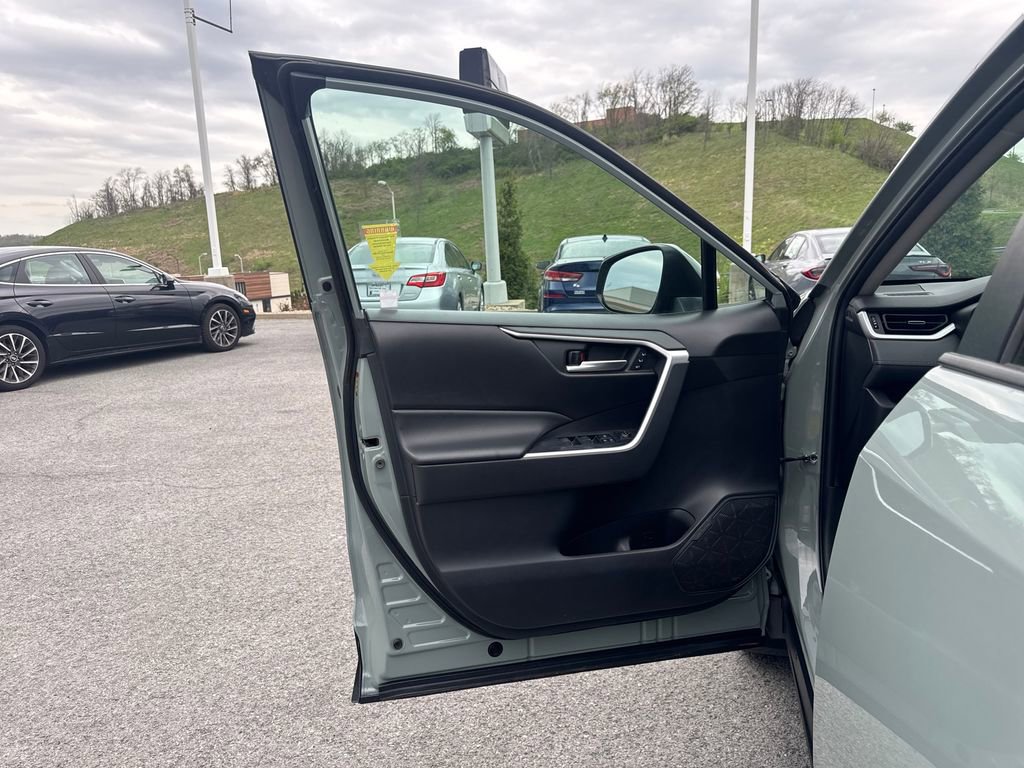 Used 2023 Toyota RAV4 XLE Premium AWD/4WD image 25