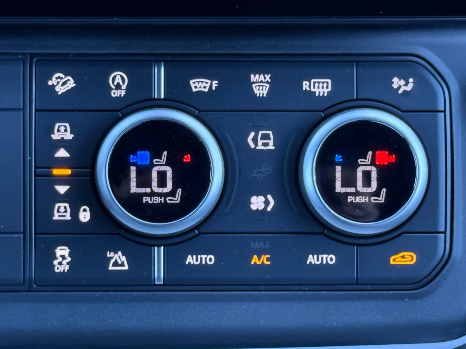 New 2026 Land Rover Defender 110 S AWD/4WD image 35