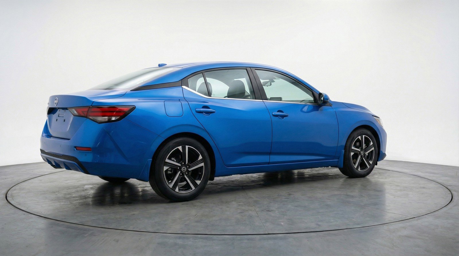 Used 2025 Nissan Sentra SV FWD image 9
