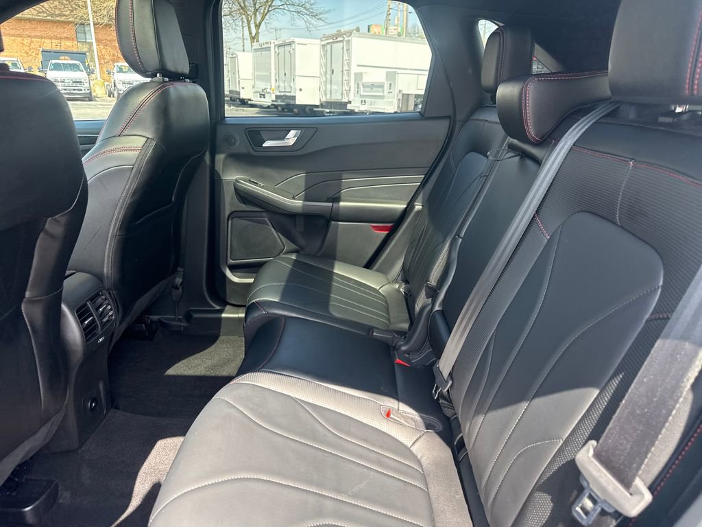 Used 2025 Ford Escape ST-Line Elite w/ Premium Technology Package AWD/4WD image 19