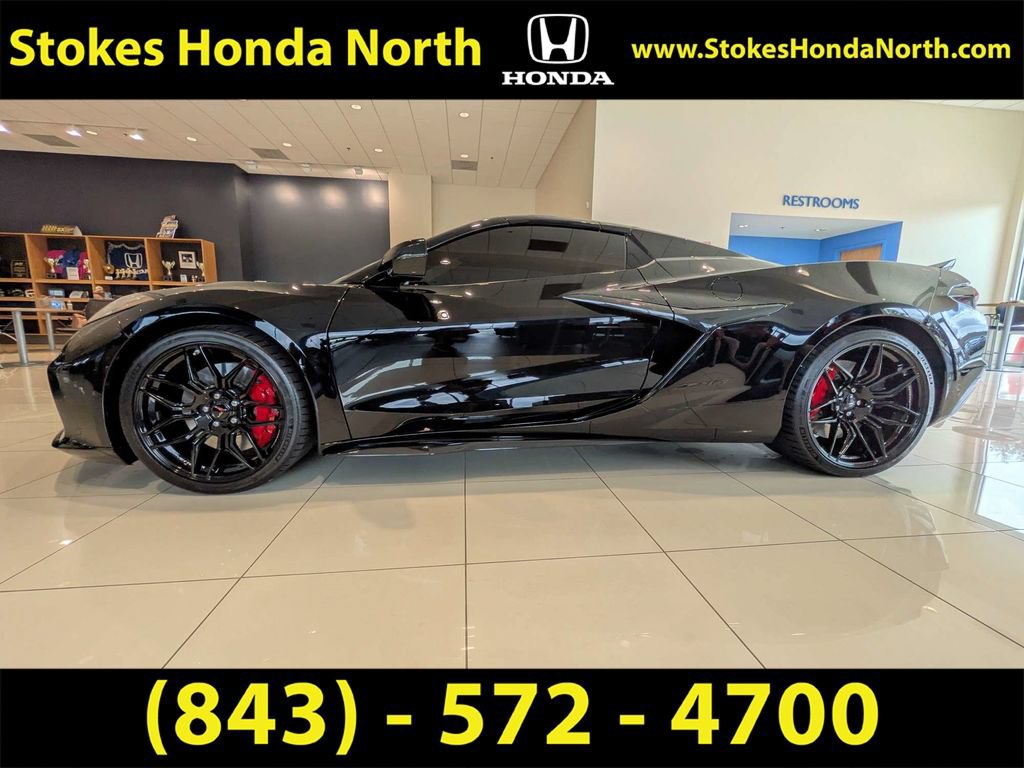 Used 2025 Chevrolet Corvette Z06 RWD image 10