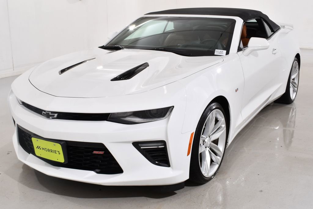 Used 2017 Chevrolet Camaro SS image 2