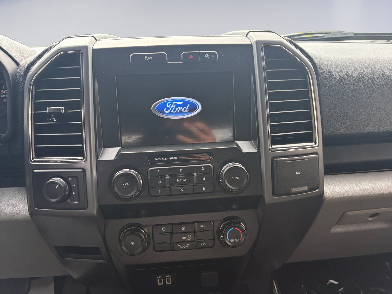 Used 2020 Ford F150 XLT AWD/4WD image 11