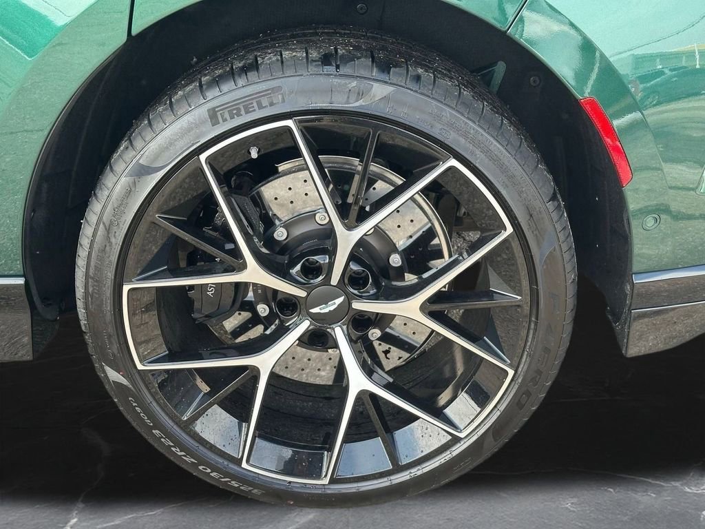 New 2026 Aston Martin DBX 707 image 33