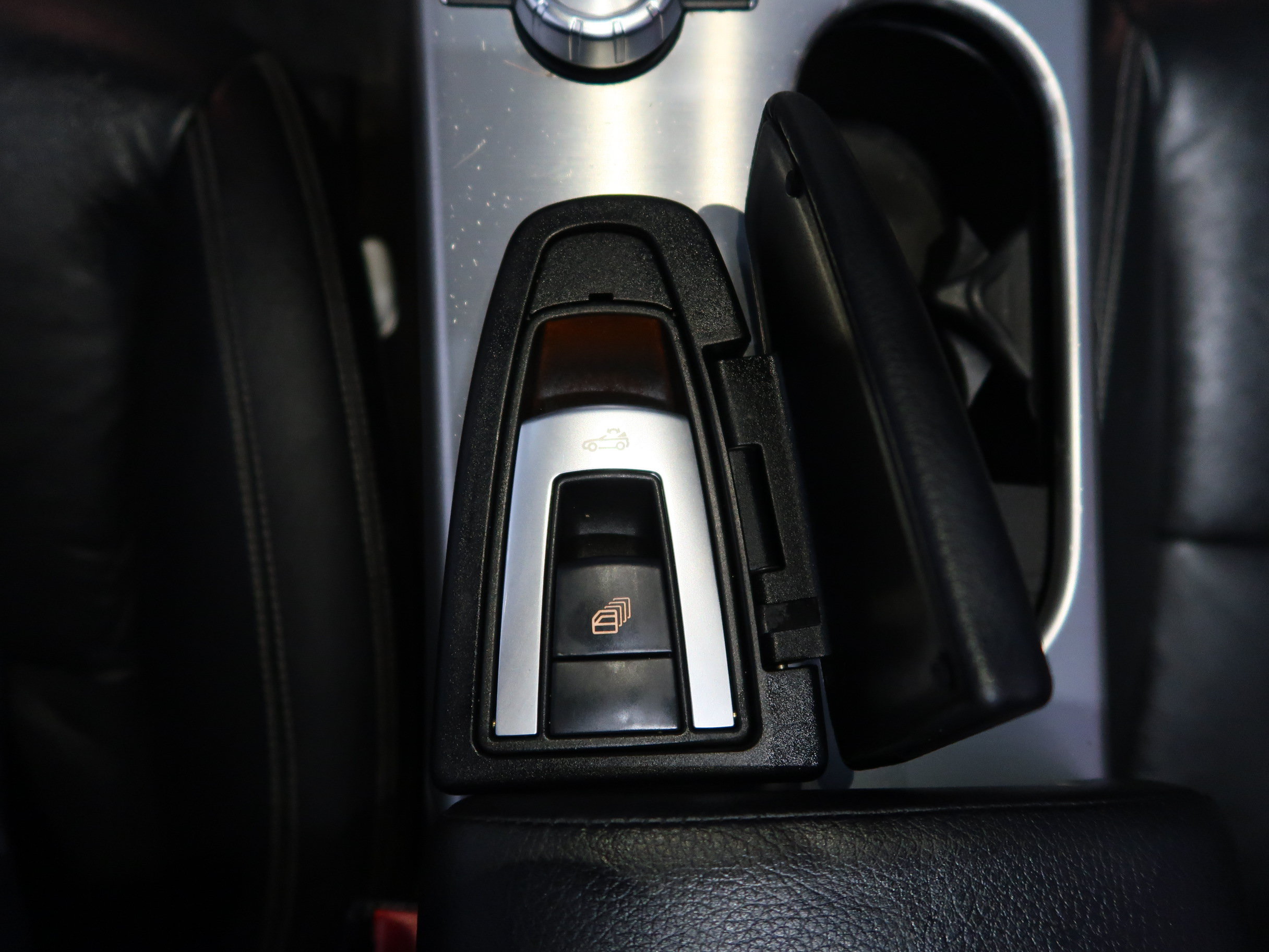 Used 2012 Mercedes-Benz SLK 350 image 19