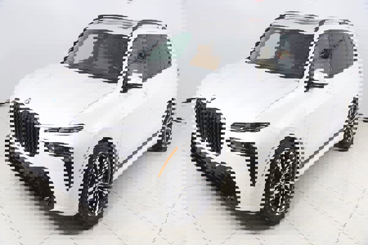 Used 2023 BMW X7 xDrive40i w/ M Sport Package image 27