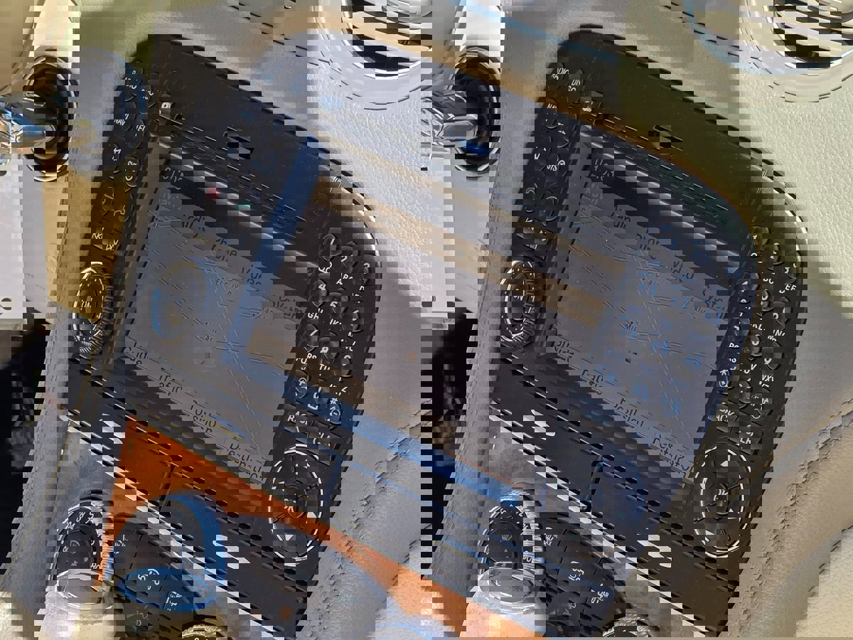 Used 2012 Mercedes-Benz SL 550 image 17