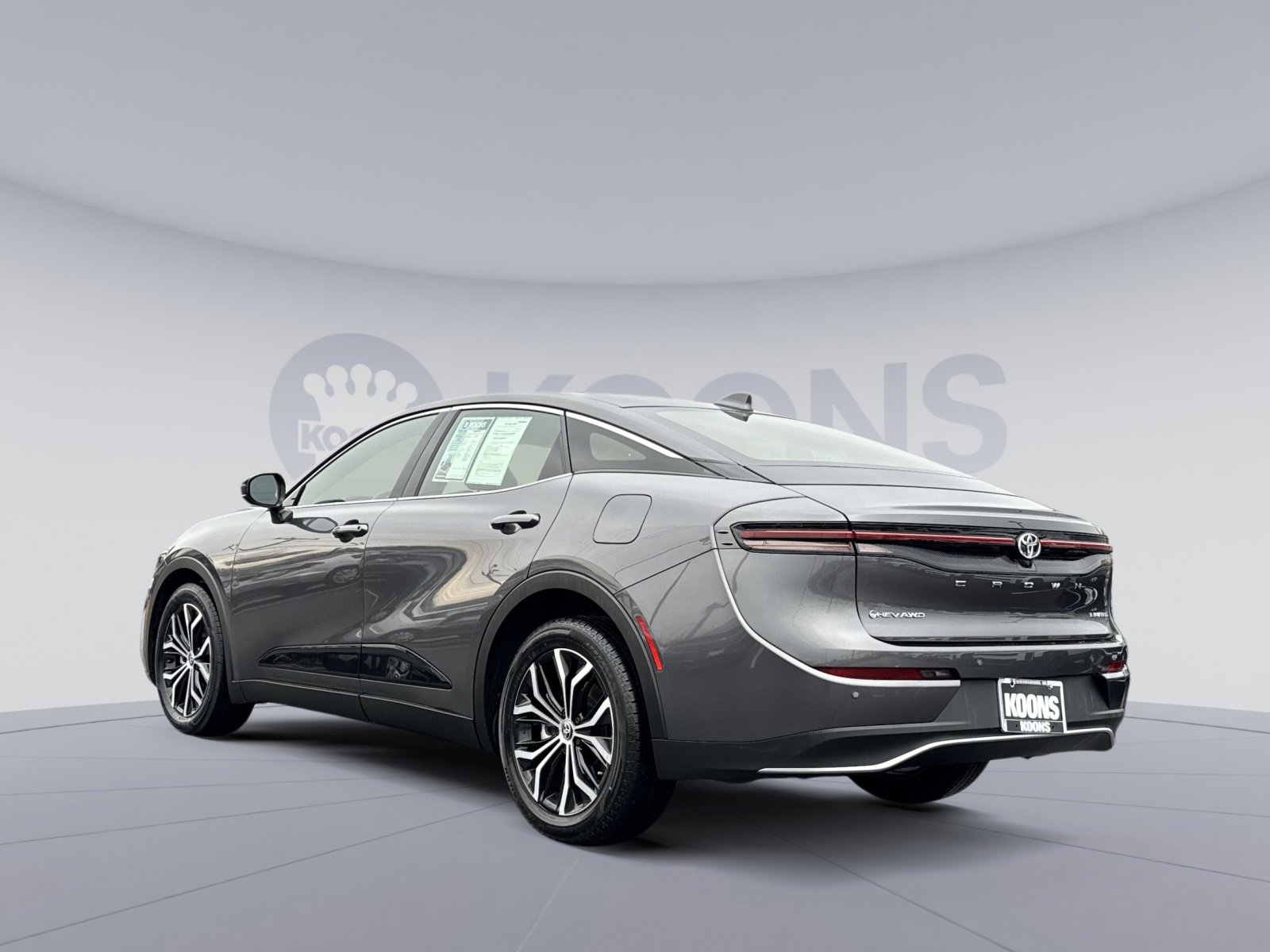 Used 2024 Toyota Crown Limited image 4