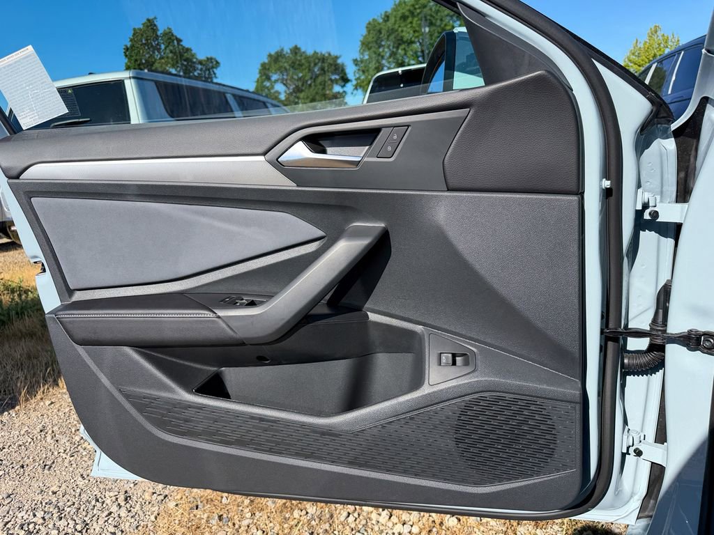 New 2026 Volkswagen Jetta SE FWD image 13
