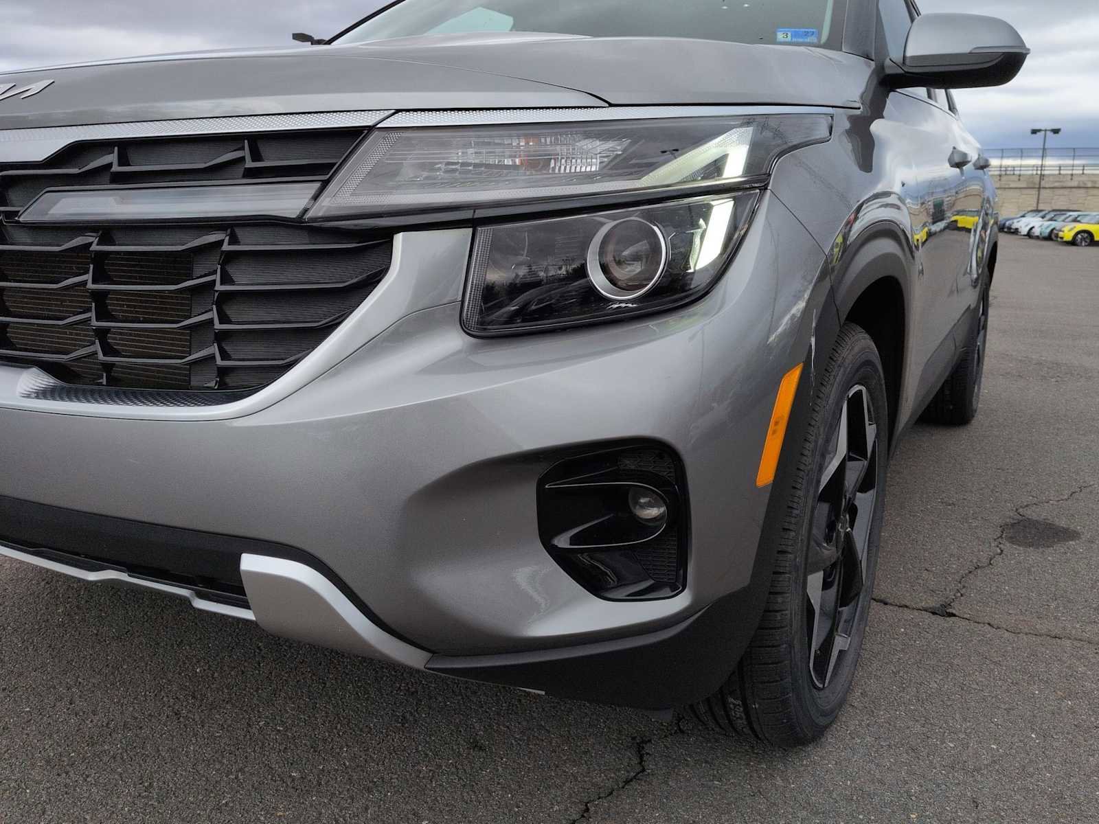 Used 2024 Kia Seltos EX image 11