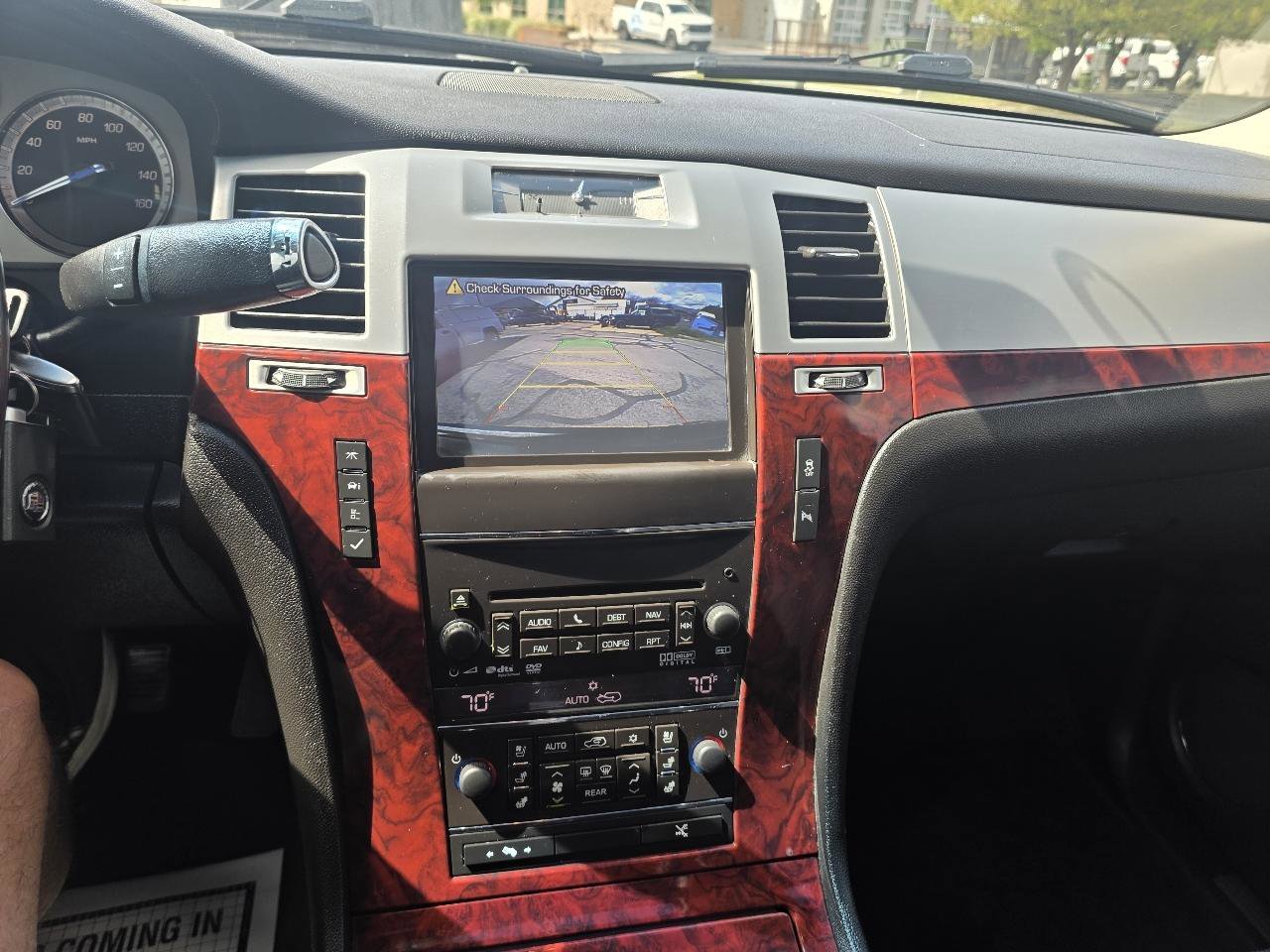 Used 2014 Cadillac Escalade Luxury AWD/4WD image 21