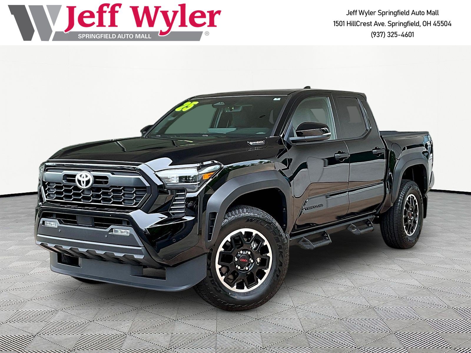 Used 2025 Toyota Tacoma TRD Off-Road w/ TRD Off Road Upgrade Package AWD/4WD image 1
