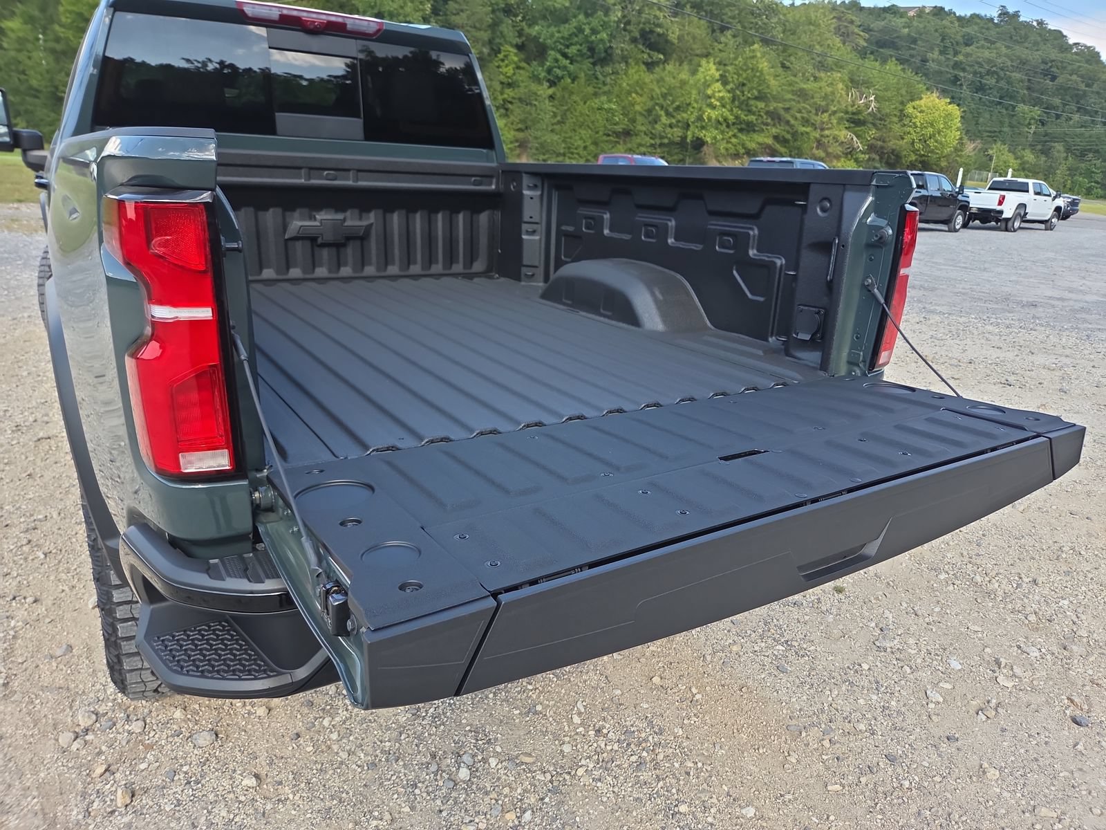 New 2026 Chevrolet Silverado 2500 ZR2 w/ LPO, Dark Essentials Package AWD/4WD image 26
