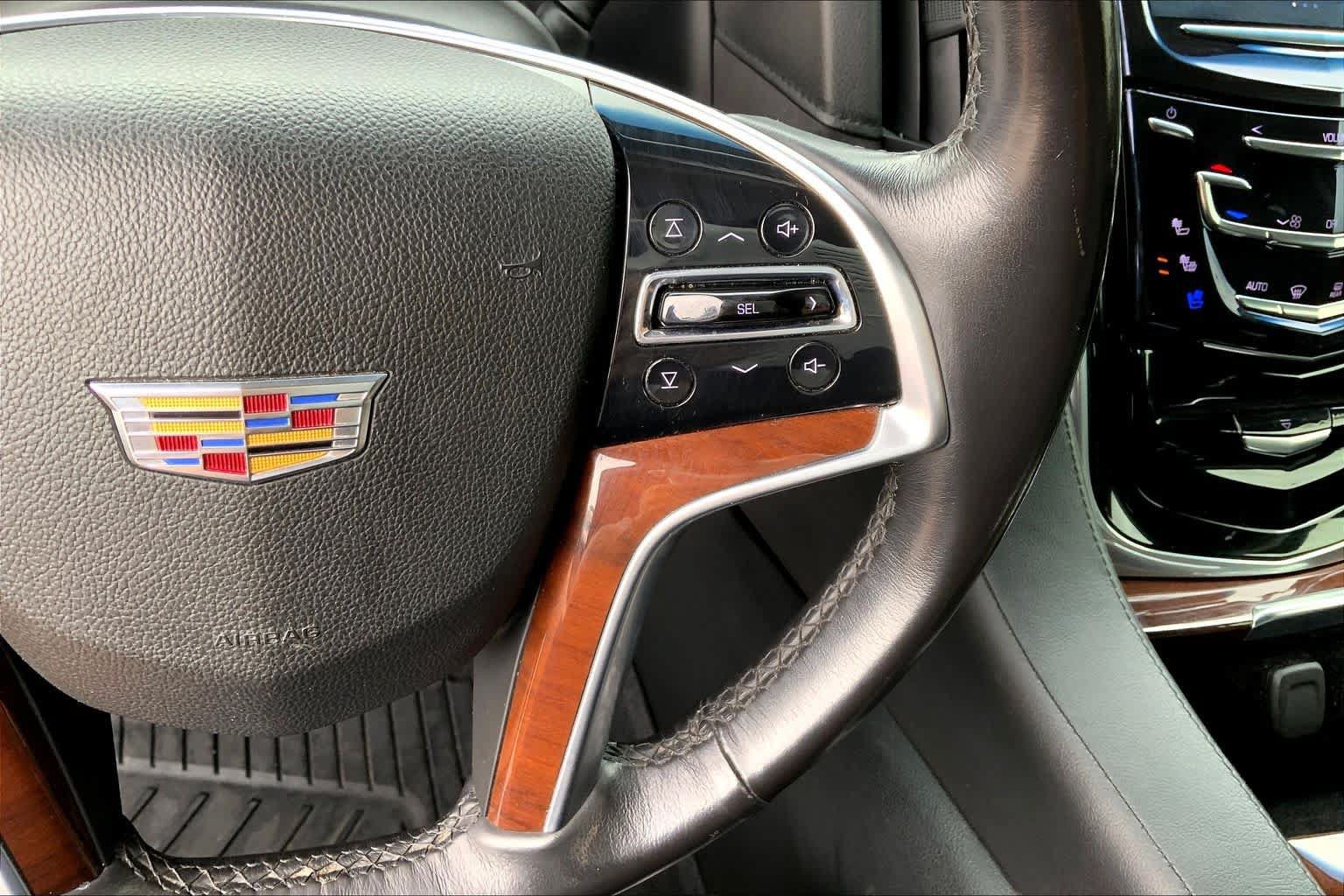 Used 2019 Cadillac Escalade Luxury AWD/4WD image 23