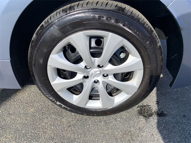 Used 2025 Toyota Corolla LE image 33