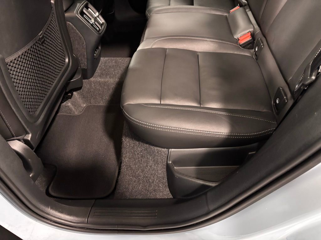 Certified 2025 Volvo XC40 B5 Core image 20