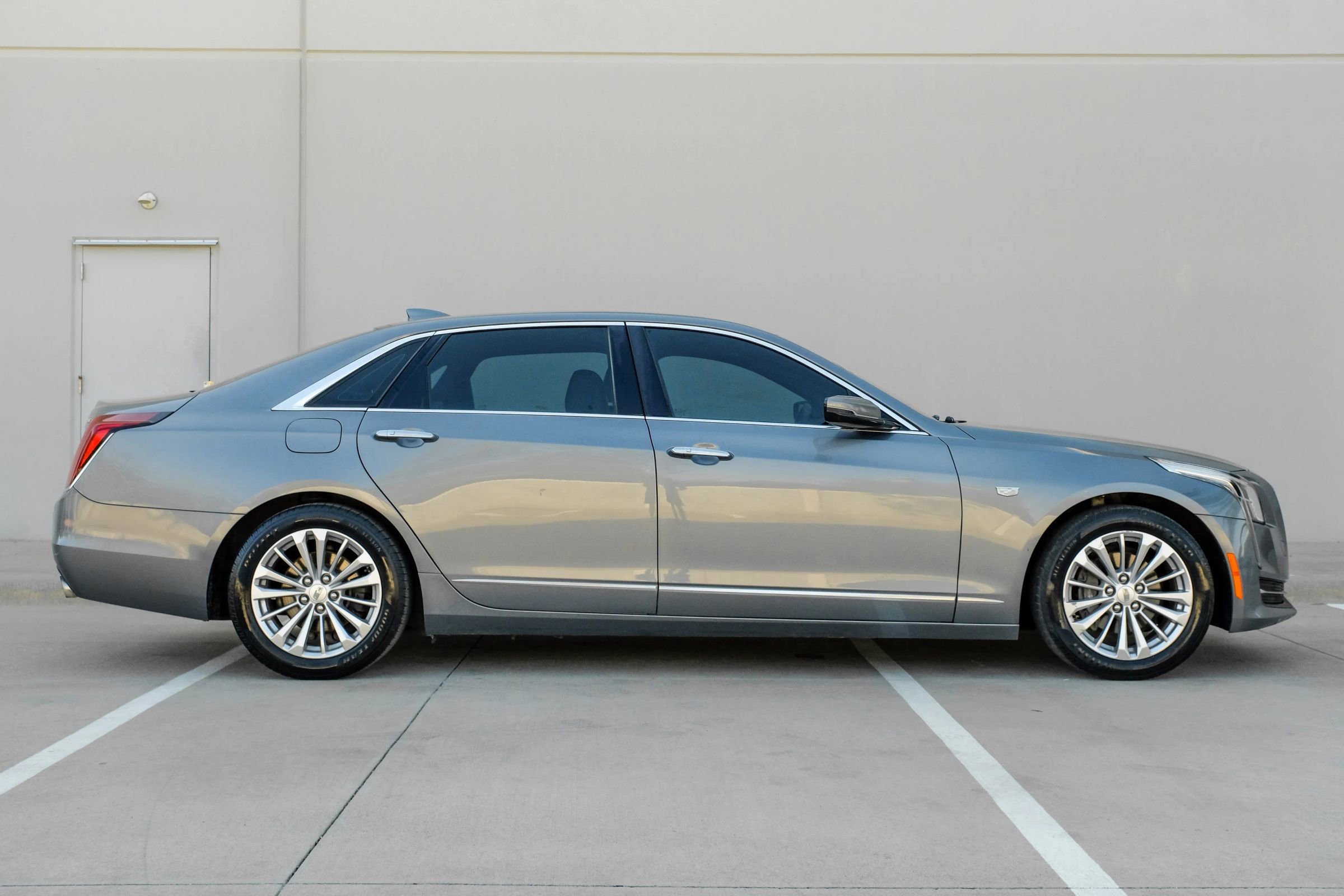 Used 2018 Cadillac CT6 2.0T image 3