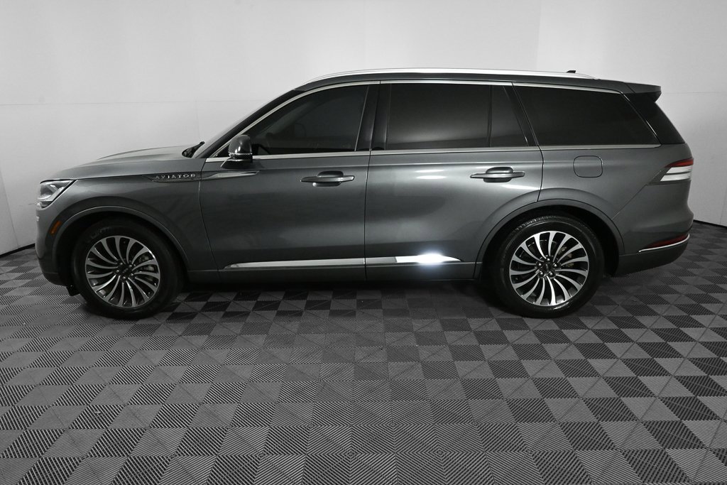 Used 2023 Lincoln Aviator Reserve w/ Elements Package Plus image 3