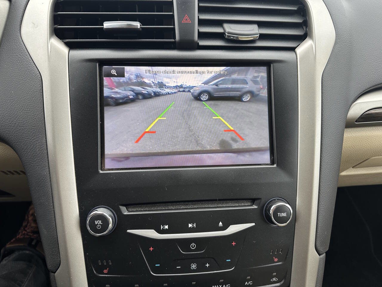 Used 2013 Ford Fusion SE FWD image 14