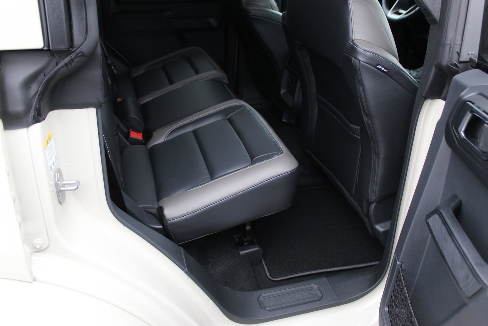 New 2025 Ford Bronco Outer Banks image 16