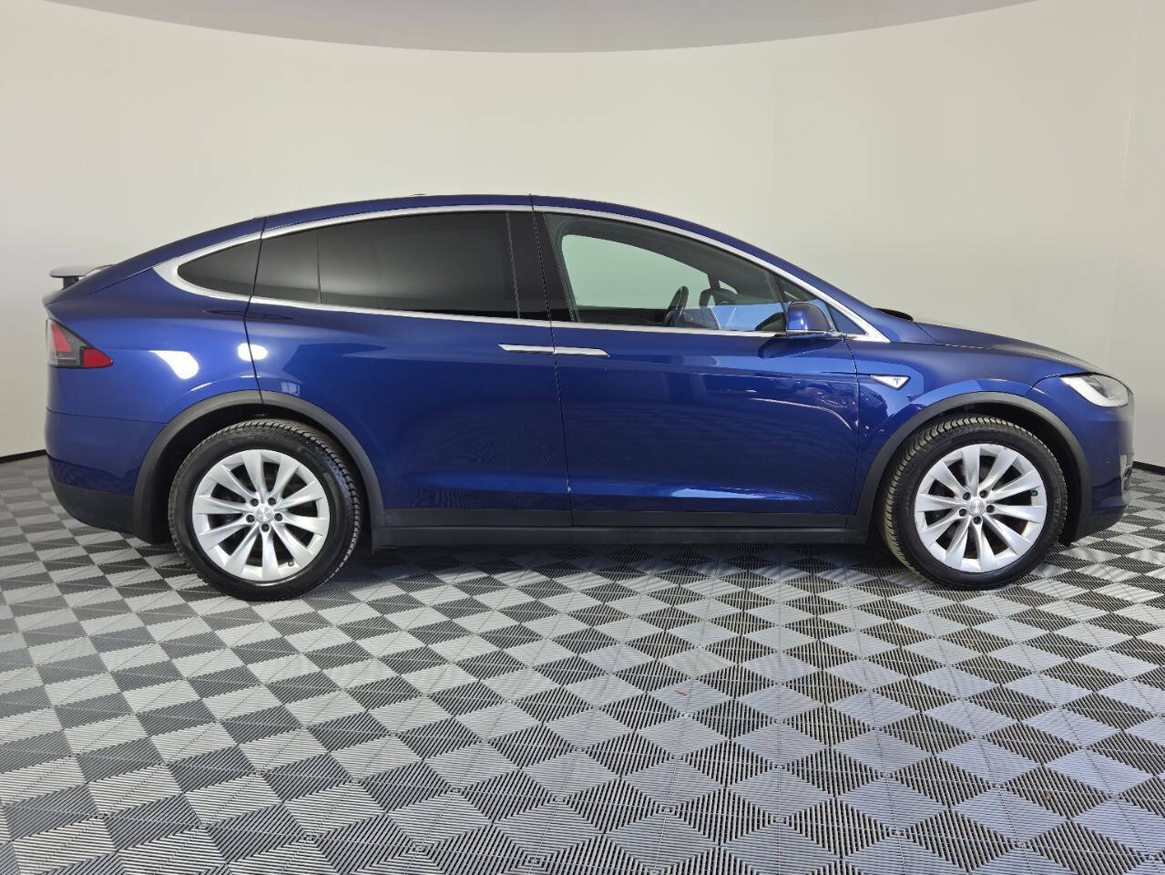 Used 2016 Tesla Model X 75D AWD/4WD image 8