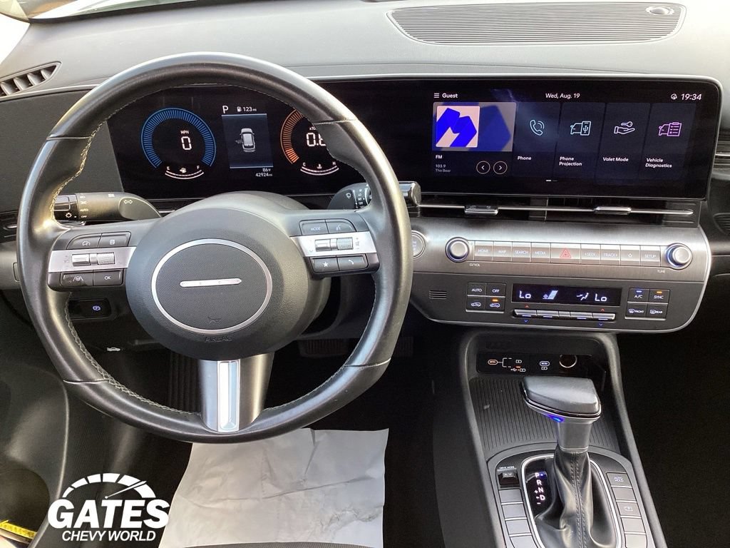 Used 2025 Hyundai Kona SEL FWD image 16