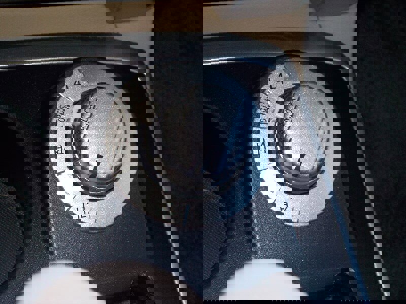 Used 2013 Toyota 4Runner SR5 w/ Premium Pkg image 10