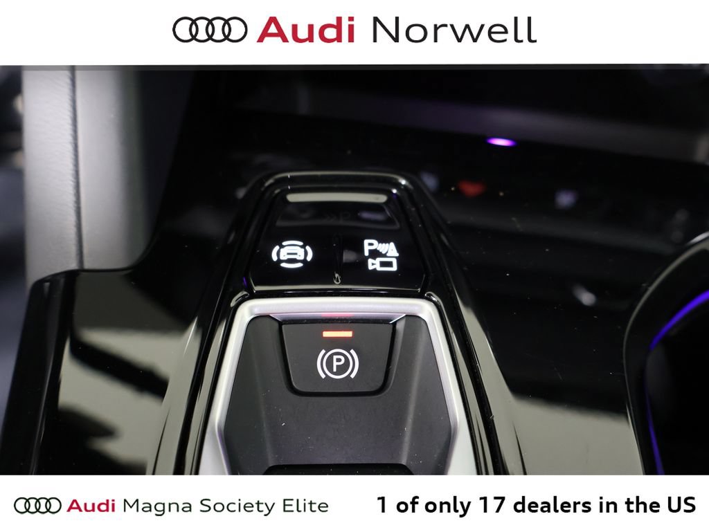 Used 2025 Audi Q5 Premium Plus w/ Premium Plus AWD/4WD image 5