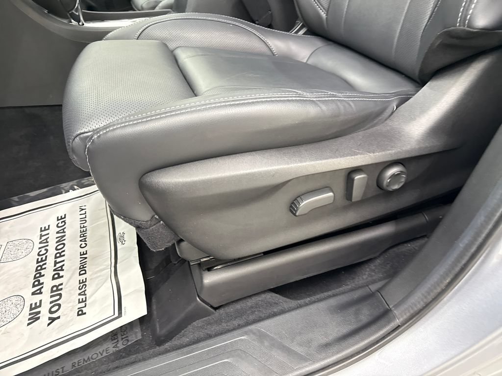 Used 2023 Subaru Ascent Limited w/ Technology Package AWD/4WD image 14