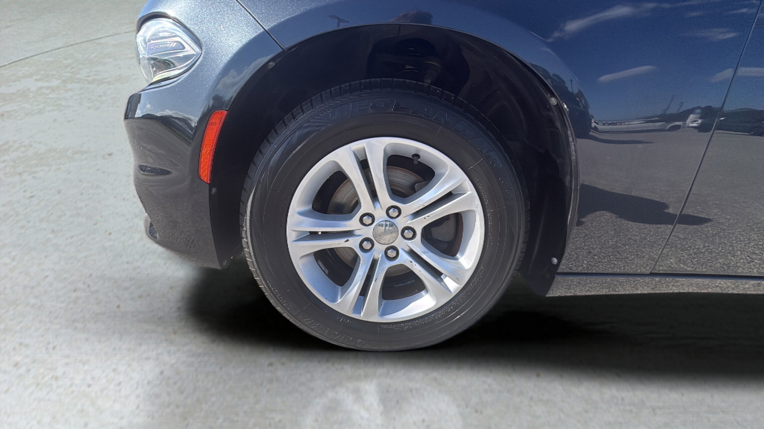 Used 2016 Dodge Charger SE RWD image 13