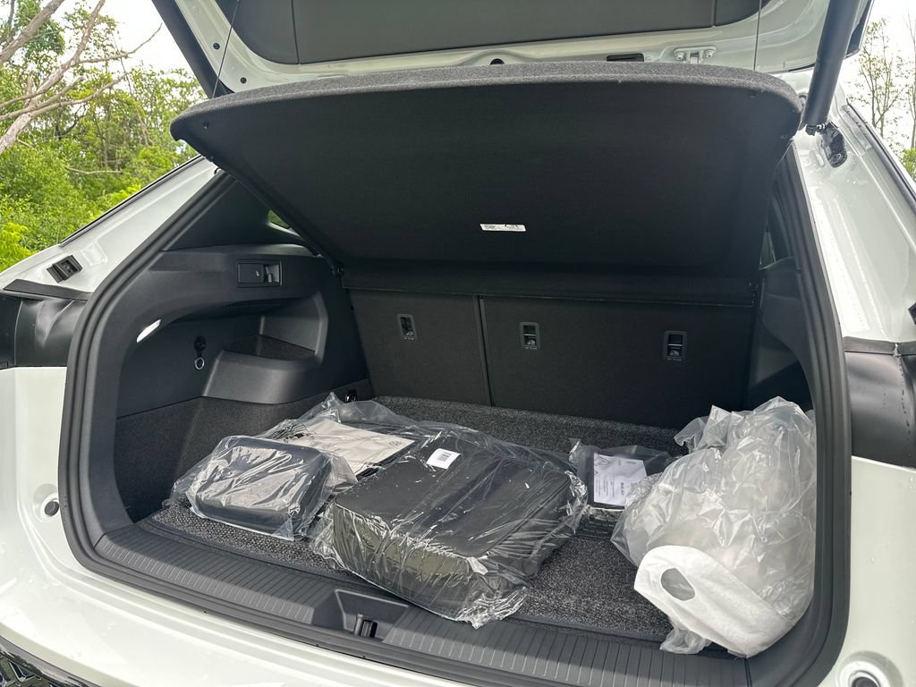 New 2026 Volkswagen Tiguan SEL R-Line AWD/4WD image 19