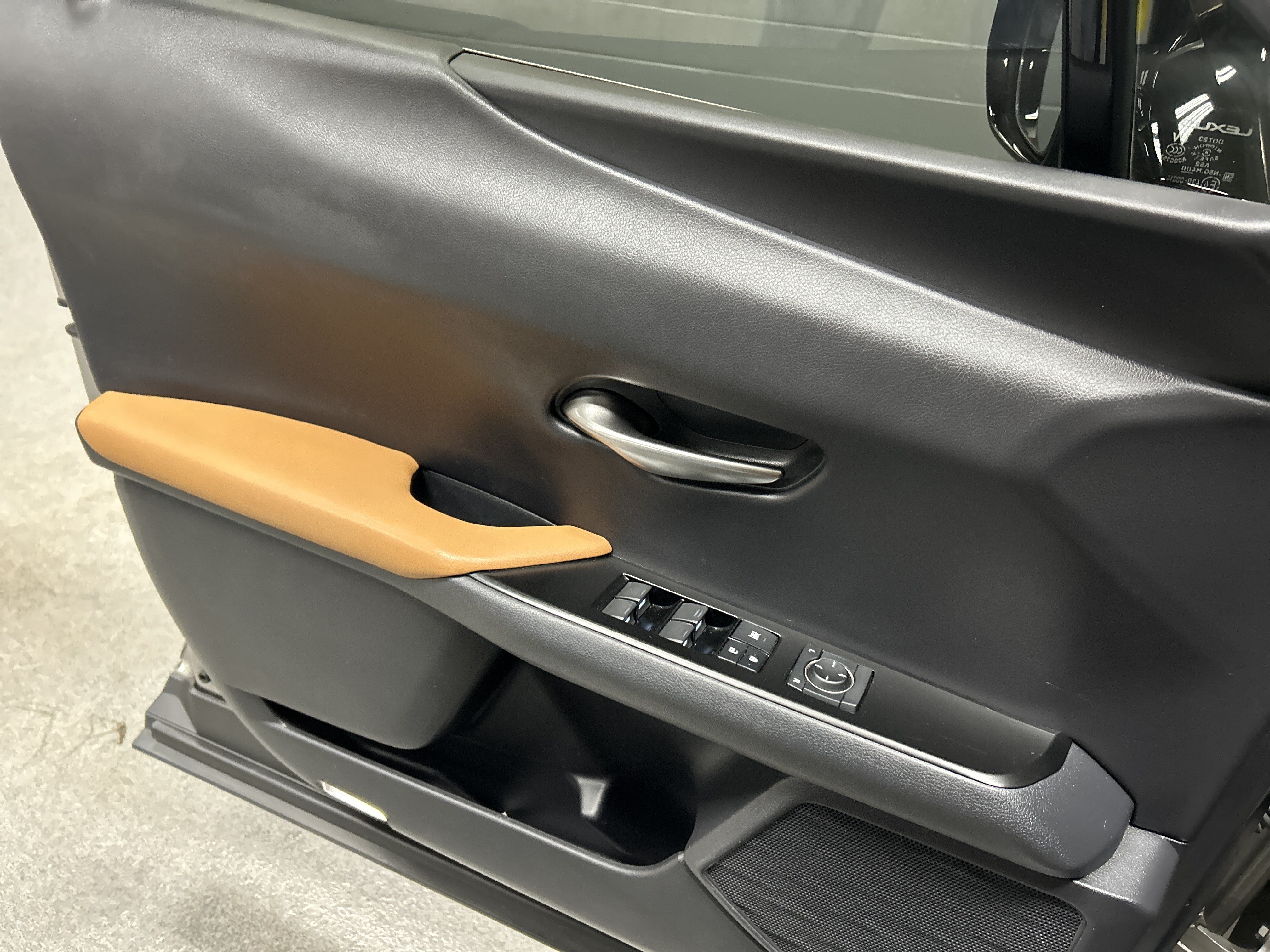 Used 2020 Lexus UX 250h w/ Premium Package AWD/4WD image 14