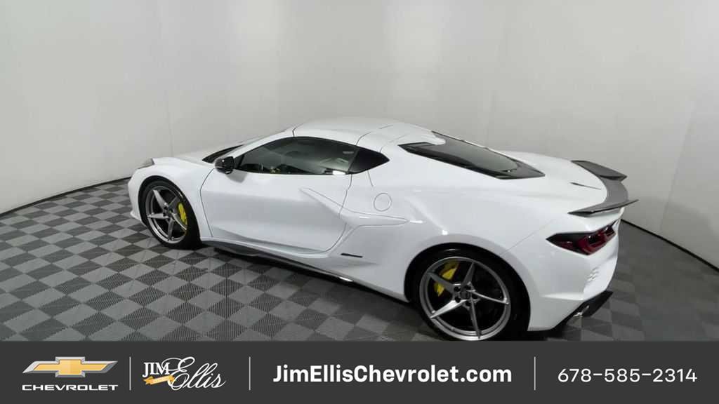 New 2025 Chevrolet Corvette E-Ray w/ ZER Performance Package AWD/4WD image 11
