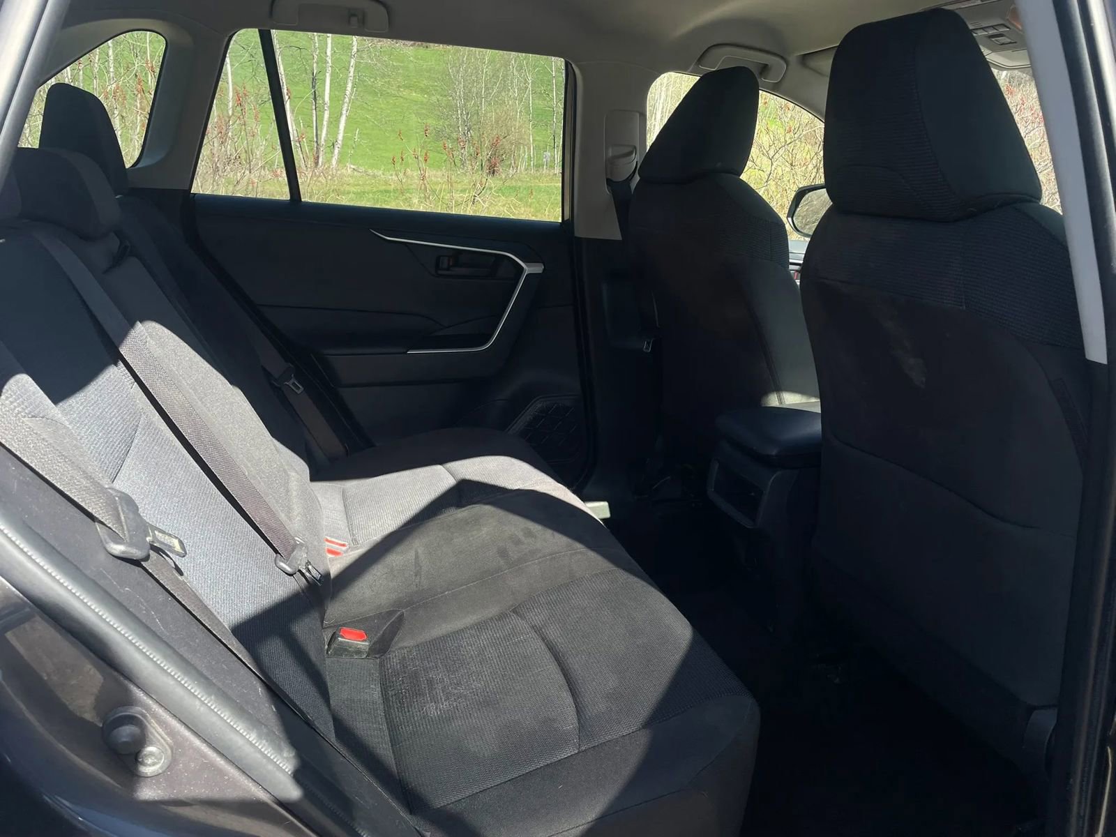 Used 2019 Toyota RAV4 LE AWD/4WD image 24