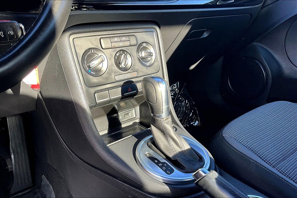 Used 2019 Volkswagen Beetle 2.0T S image 18
