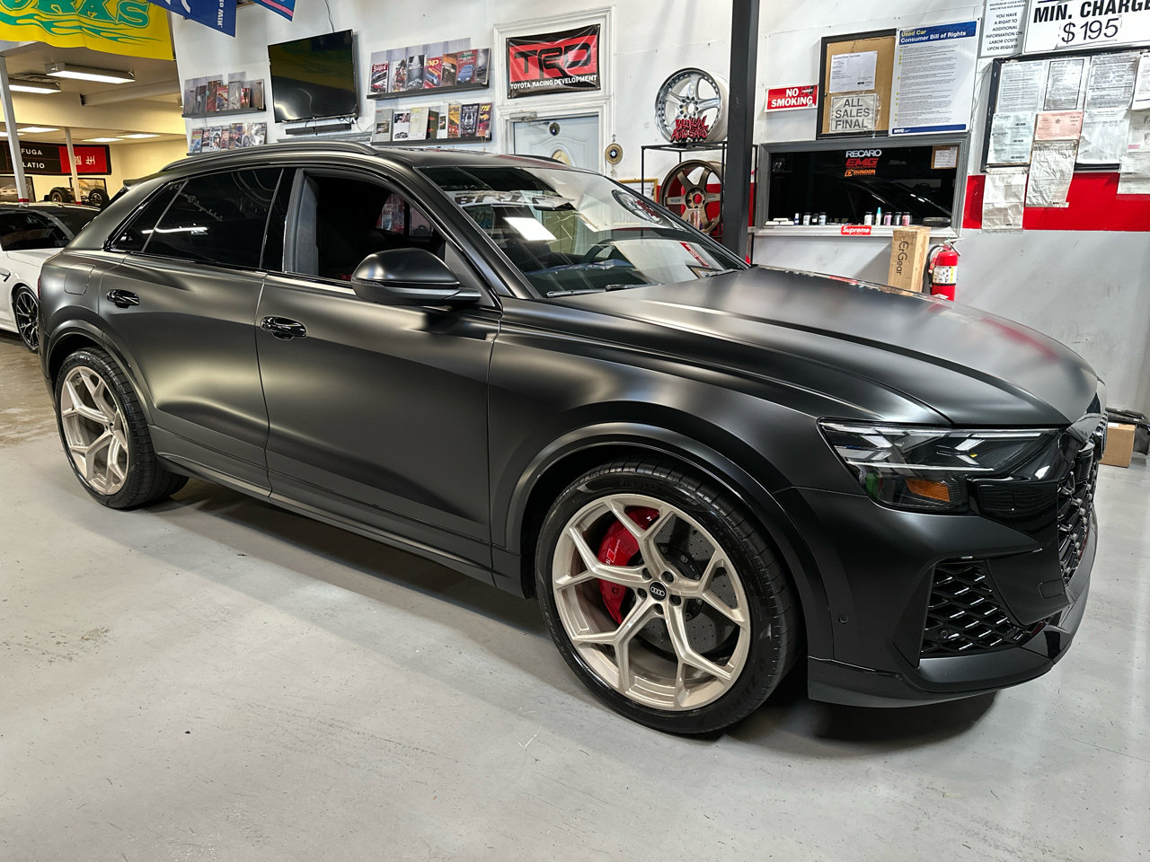 Used 2025 Audi RS Q8 performance w/ RS Design Package - Red image 4