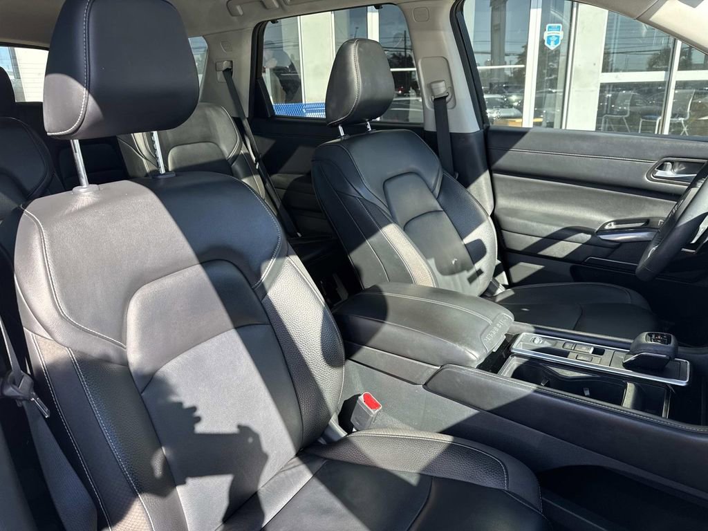 Used 2022 Nissan Pathfinder SL w/ SL Premium Package image 11
