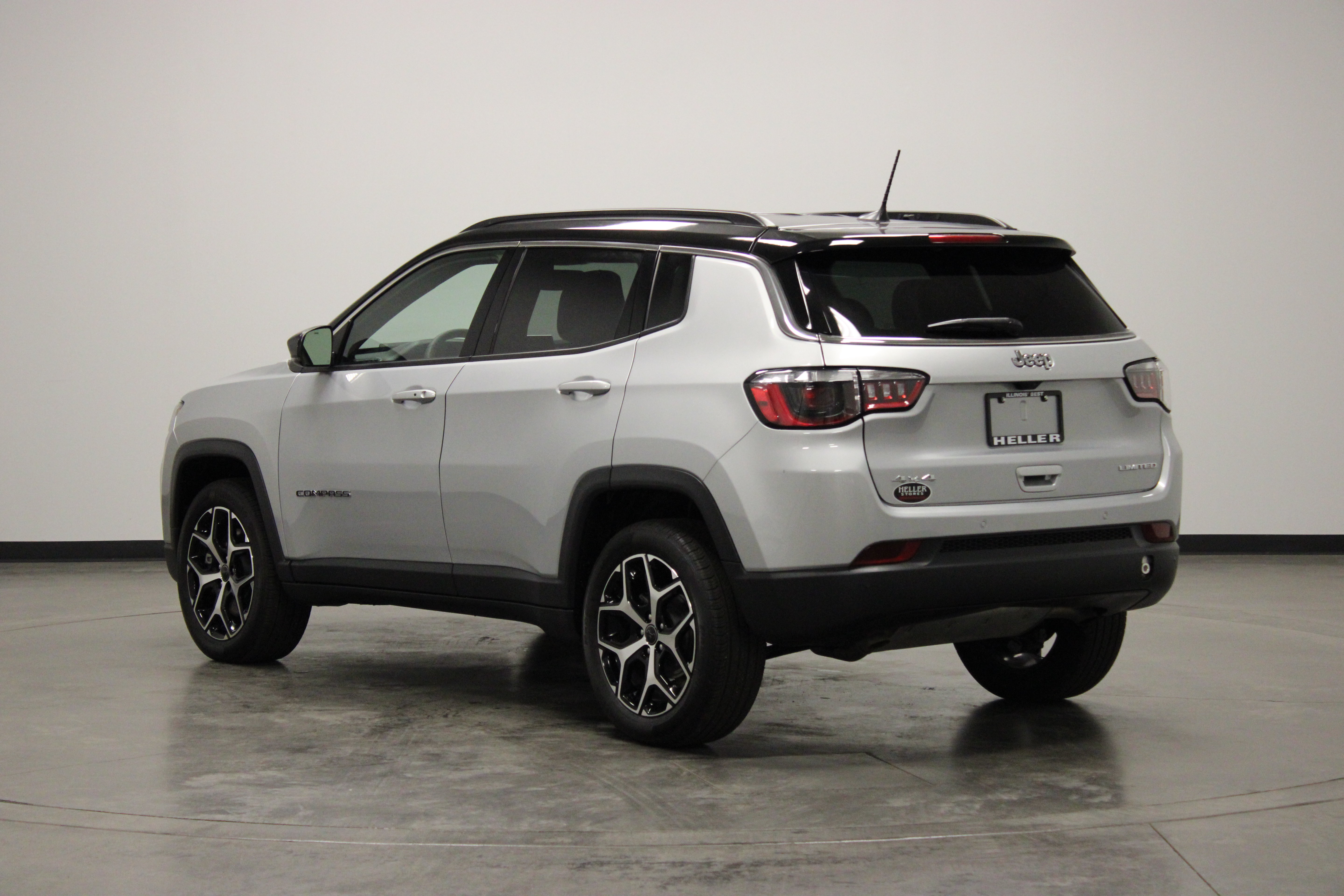 Used 2025 Jeep Compass Limited AWD/4WD image 6