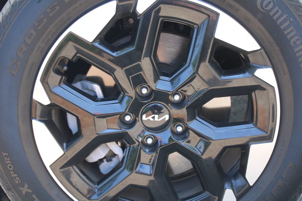 Certified 2025 Kia Sorento S w/ Panoramic Sunroof Package FWD image 18