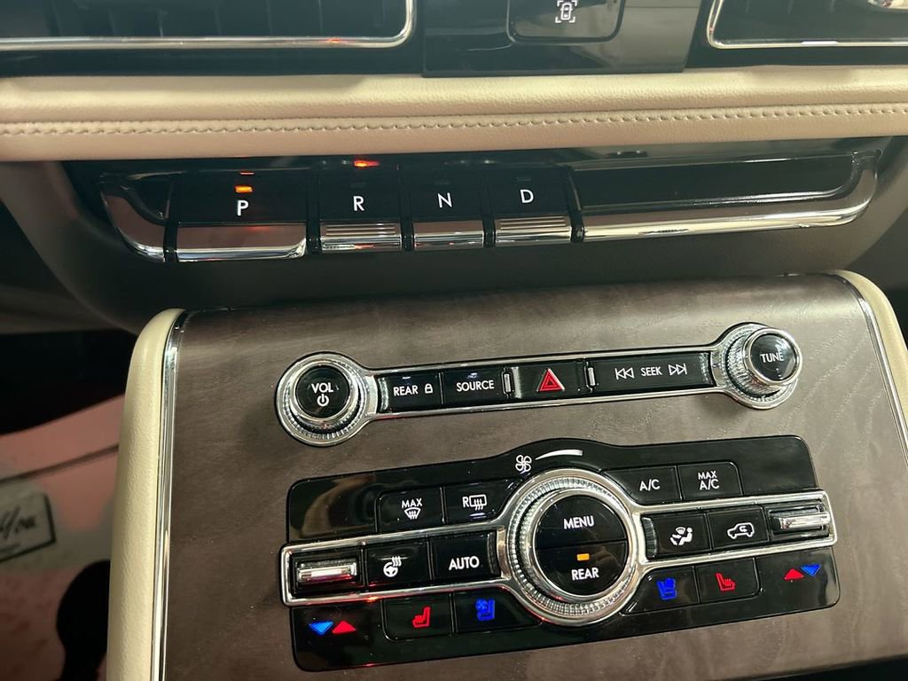 Used 2023 Lincoln Aviator Reserve w/ Equipment Group 201A image 18